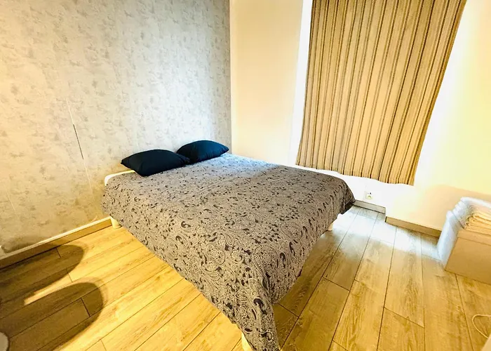 Ponthieu Apartment